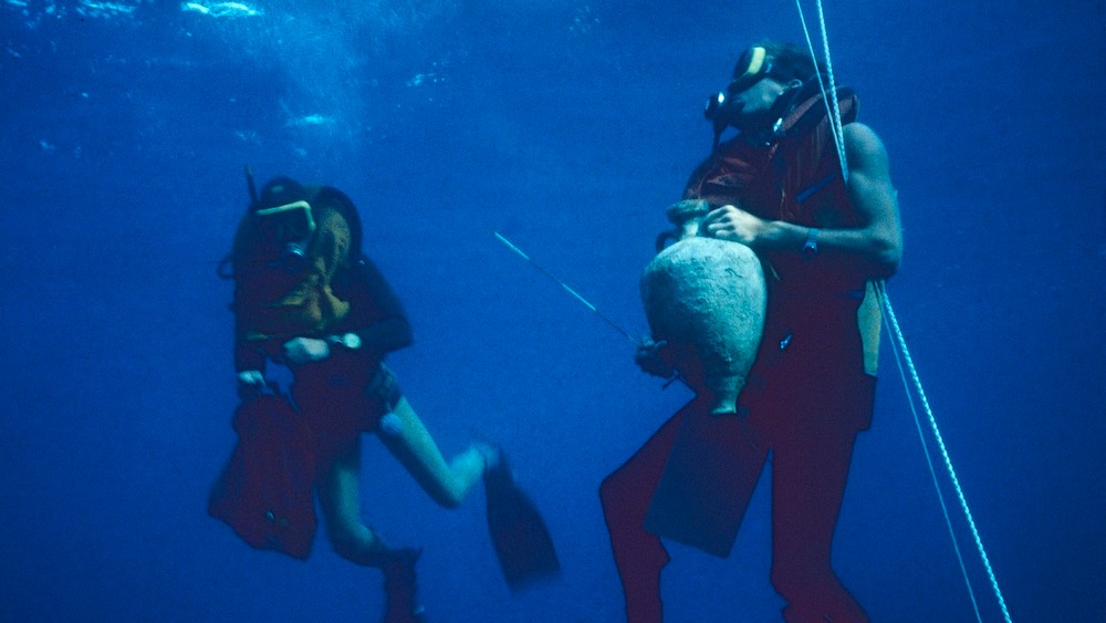 “C’è un grande museo nascosto nel Mediterraneo”: l’archeologo subacqueo David Gibbins ci accompagna in un viaggio alla scoperta di 12 relitti di navi in ??tutto il mondo