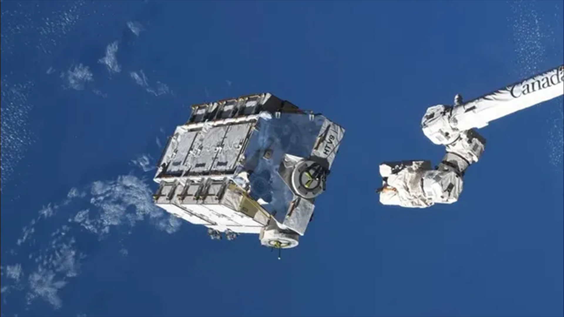 L’oggetto che si è schiantato contro la casa della Florida era davvero spazzatura spaziale della ISS, conferma la NASA